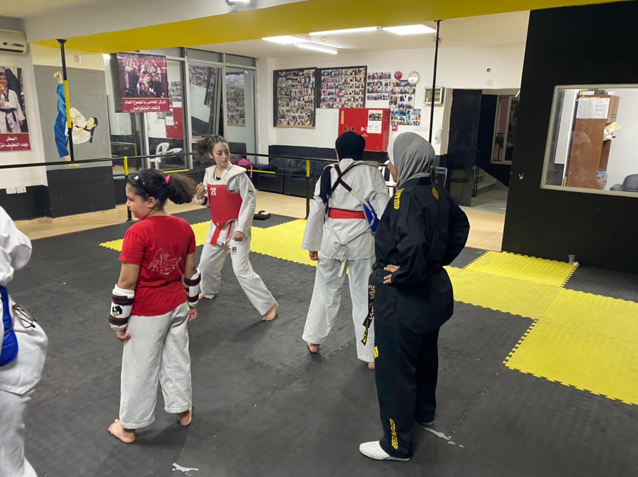 إقامة التدريب المشترك بين مركز الفوارس ومركز رايزن للقتال بين اللاعبات