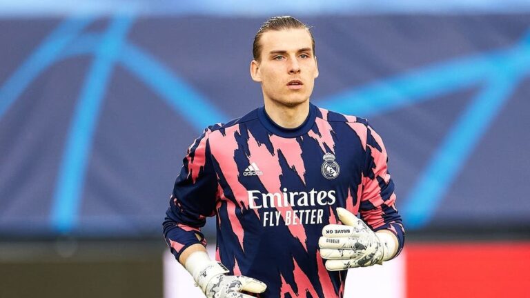 ريال مدريد يعلن إصابة حارسه بفيروس كورونا