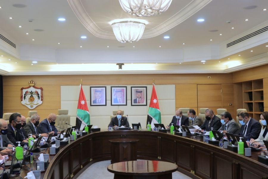 مجلس الوزراء يوافق على تسوية قضايا عالقة للمواطنين مع الضريبة والجمارك