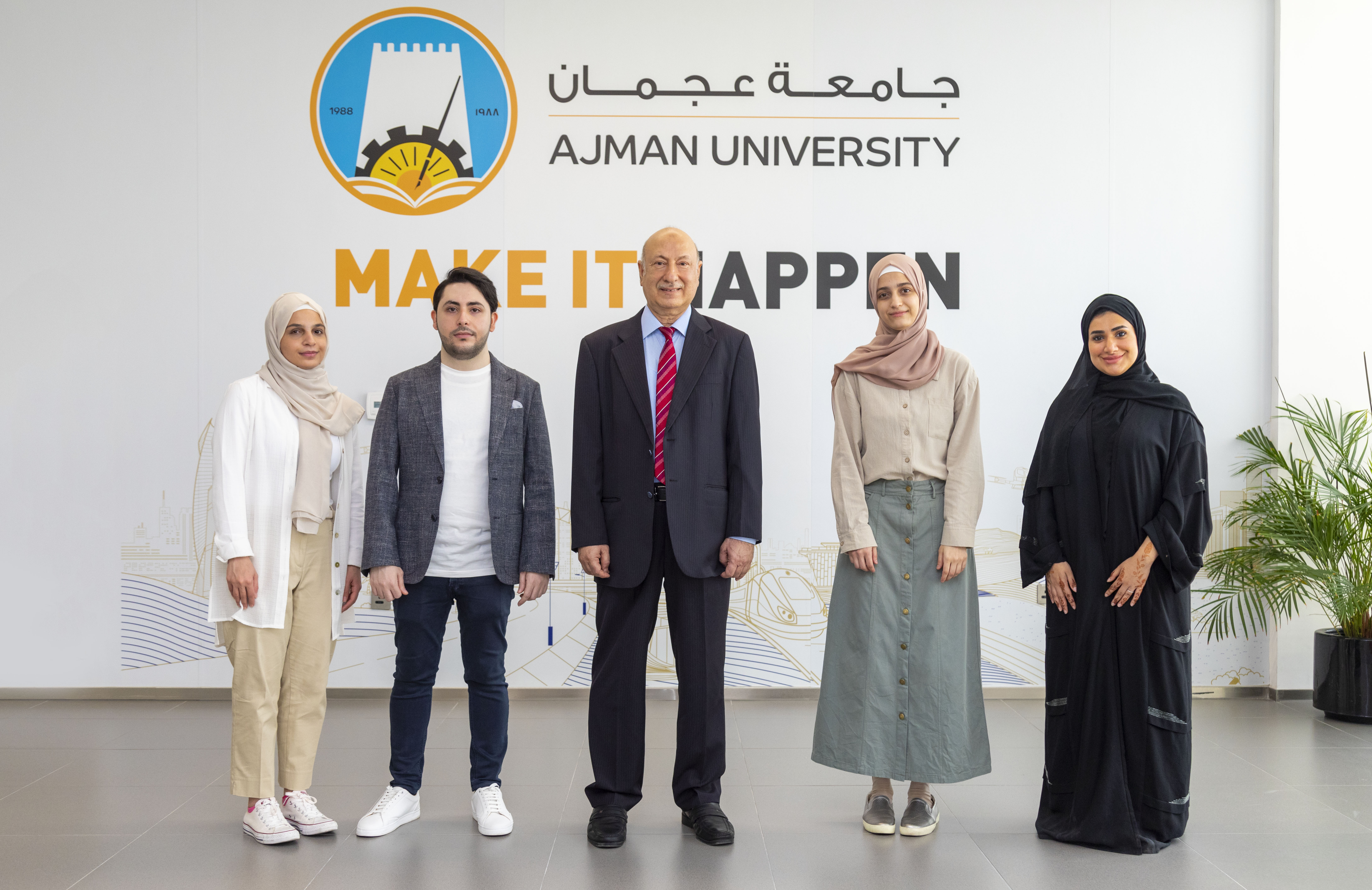 طلاب جامعة عجمان یفوزون بجائزة جیمس دایسون الدولیة في ھندسة التصمیم