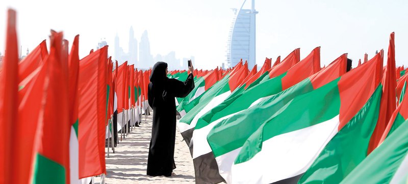الإمارات تحتفل بيوم المرأة الإماراتية تحت شعار المرأة طموح وإشراقه نحو الخمسين 