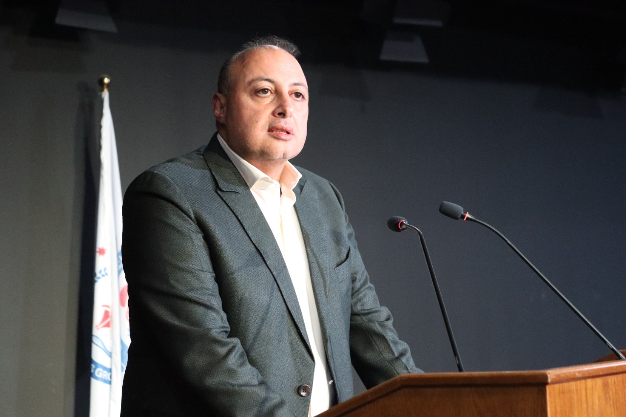      د. الحوراني يقدم 45200 دينارجوائز مالية ومنح جامعية لمتفوقي الثانوية في مدارس الجامعة - صور