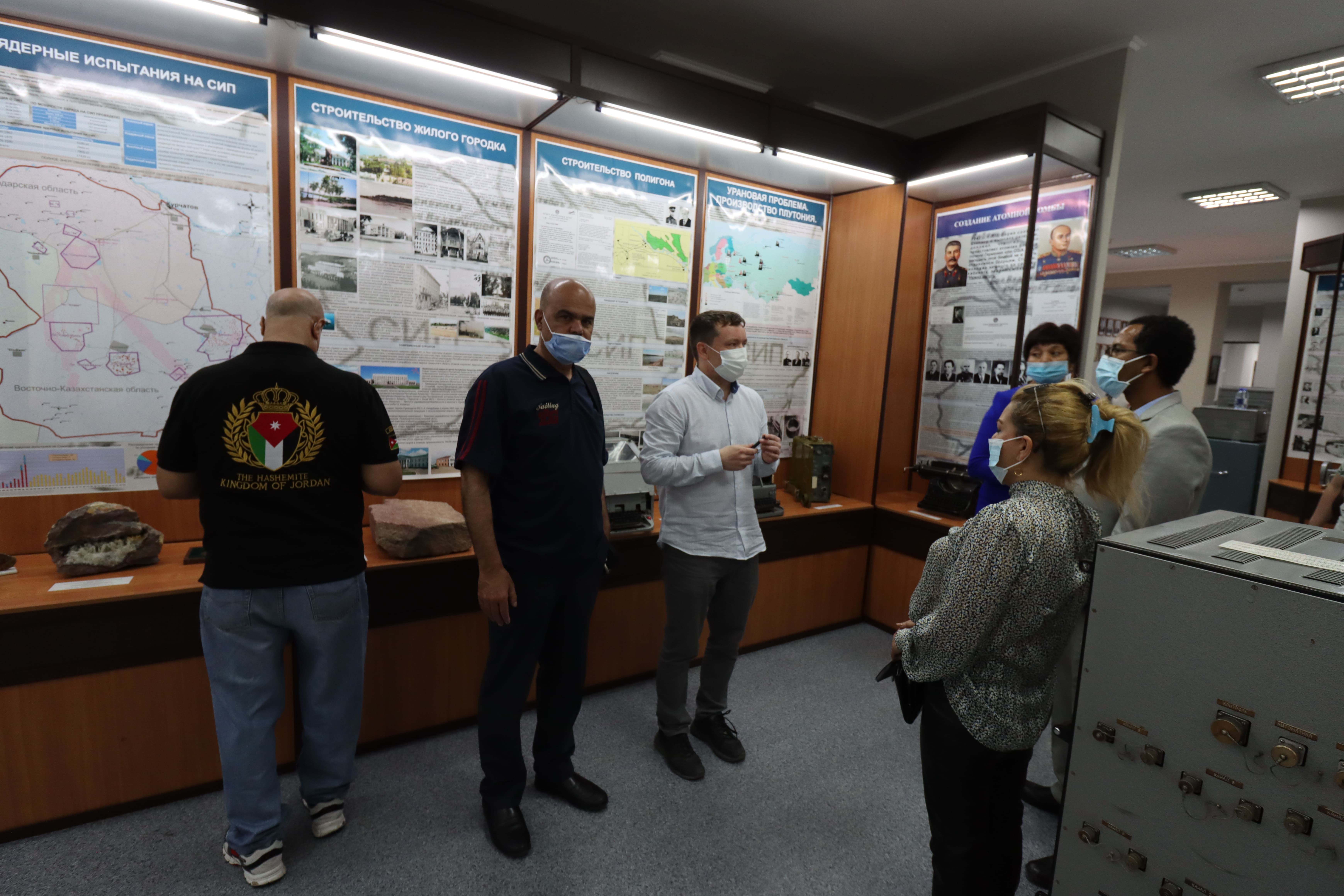 موقع جوهرة العرب الإخباري الشاهد الحيّ في كازاخستان ... كان هناك!!! كازاخستان و (30) عاماً من الجهود لإنقاذ العالم من التجارب والأسلحة النووية (1) / بقلم المستشار محمد الملكاوي / رئيس التحرير