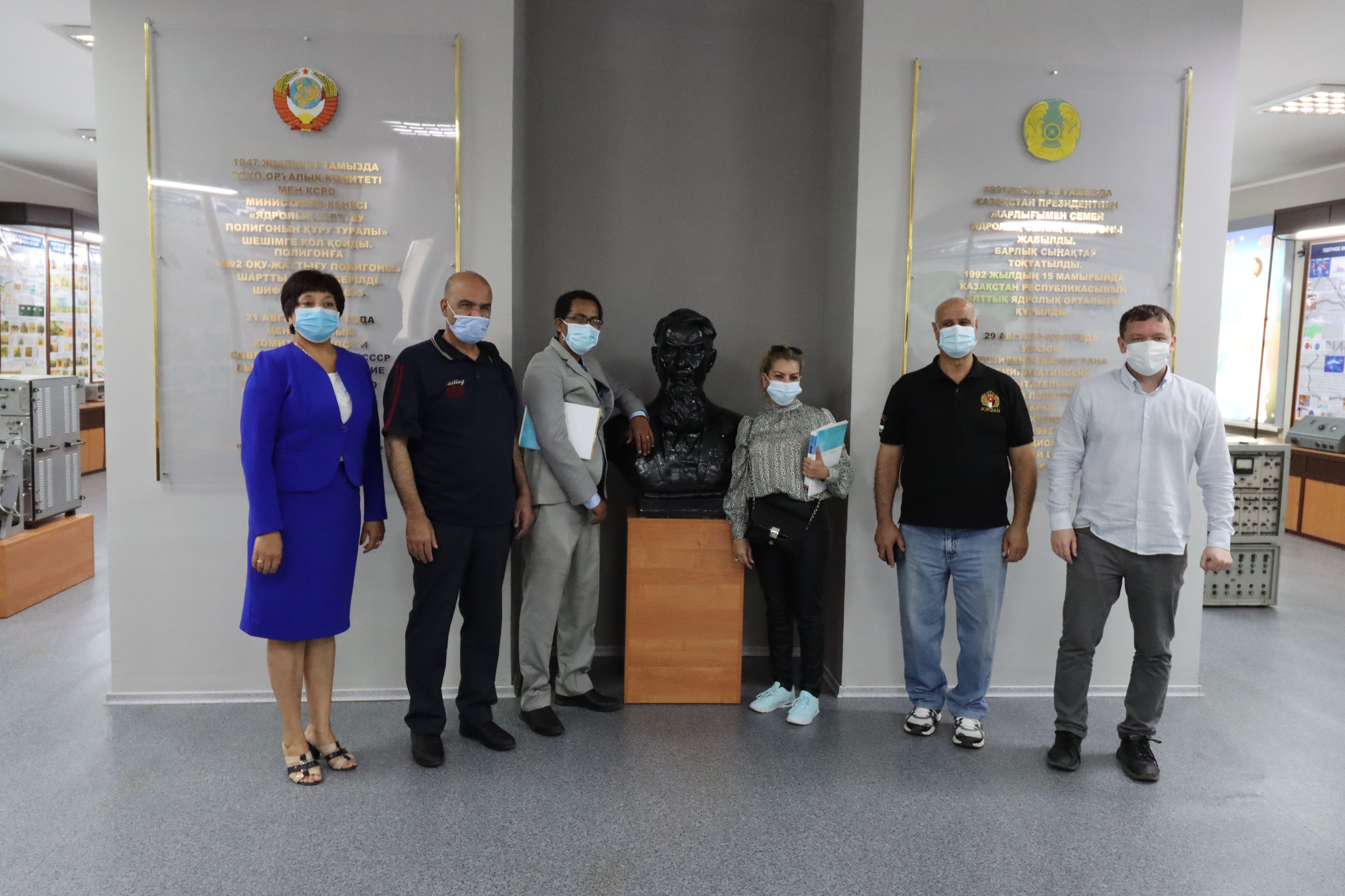 موقع جوهرة العرب الإخباري الشاهد الحيّ في كازاخستان ... كان هناك!!! كازاخستان و (30) عاماً من الجهود لإنقاذ العالم من التجارب والأسلحة النووية (1) / بقلم المستشار محمد الملكاوي / رئيس التحرير