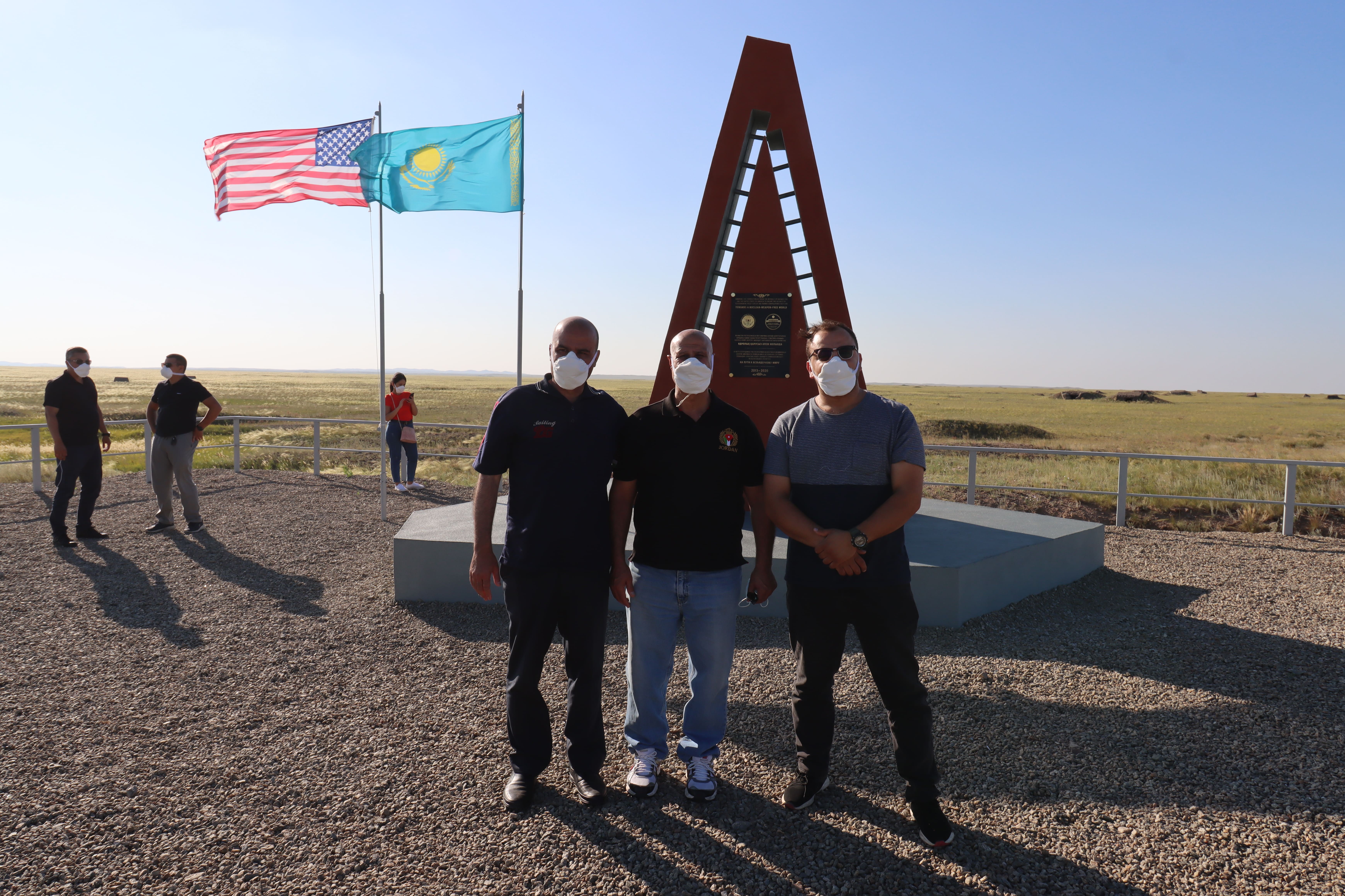 موقع جوهرة العرب الإخباري الشاهد الحيّ في كازاخستان ... كان هناك!!! كازاخستان و (30) عاماً من الجهود لإنقاذ العالم من التجارب والأسلحة النووية (1) / بقلم المستشار محمد الملكاوي / رئيس التحرير