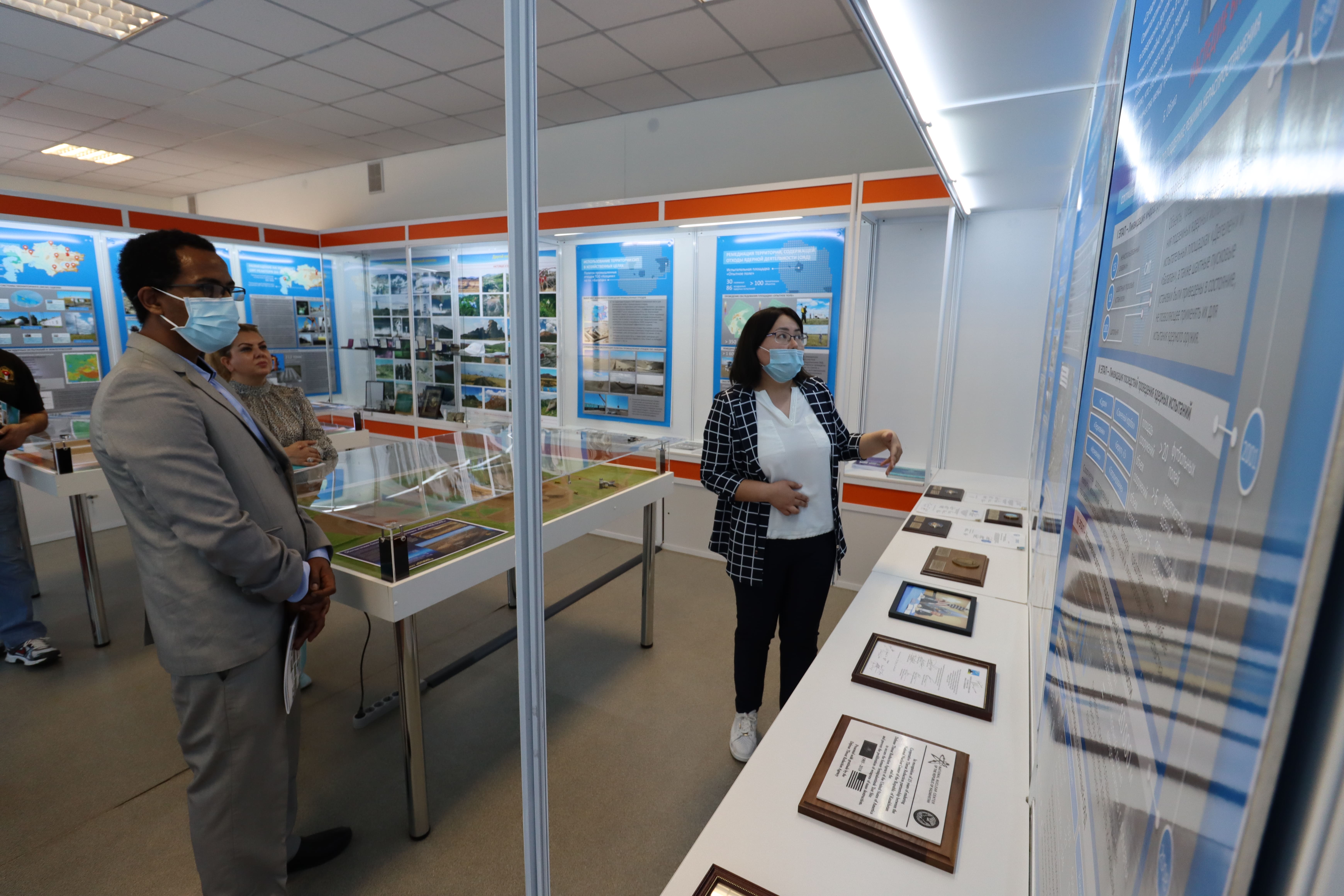 موقع جوهرة العرب الإخباري الشاهد الحيّ في كازاخستان ... كان هناك!!! كازاخستان و (30) عاماً من الجهود لإنقاذ العالم من التجارب والأسلحة النووية (1) / بقلم المستشار محمد الملكاوي / رئيس التحرير