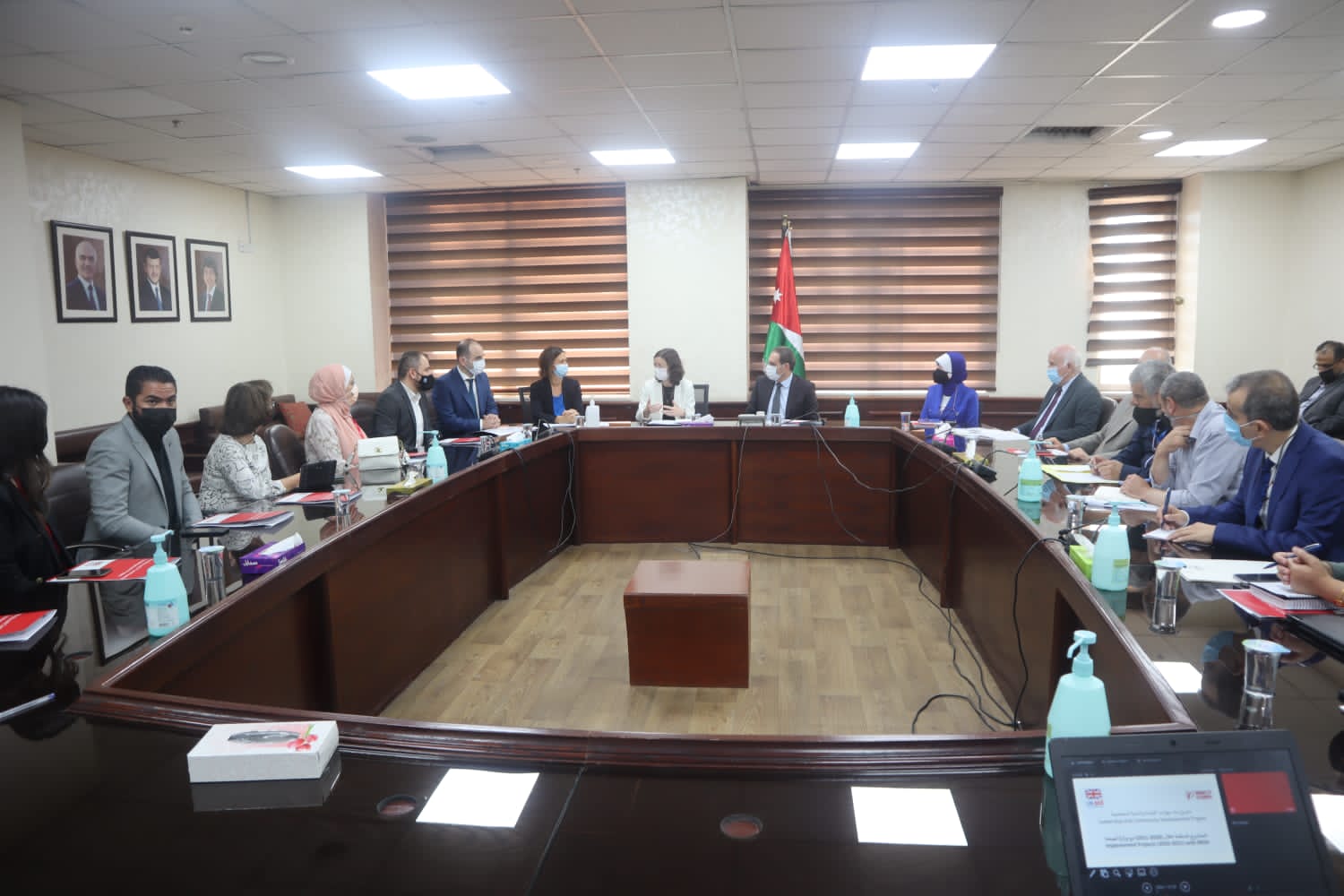 وزير الصحة يلتقي السفيرة البريطانية لبحث تطوير البنية التحتية لعدد من المستشفيات والمراكز الصحية 