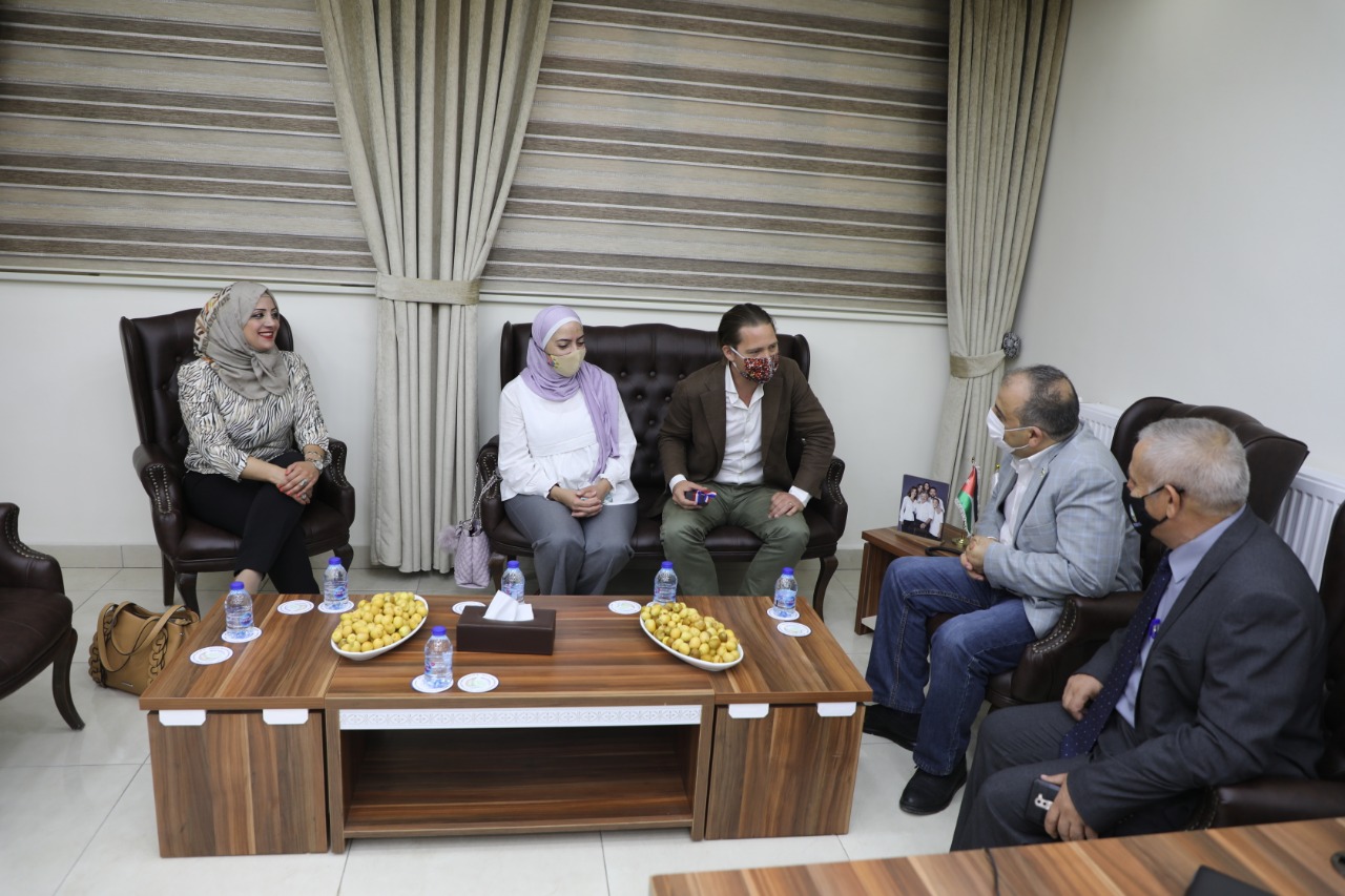 وفد هولندي يزور المركز الوطني للبحوث الزراعية