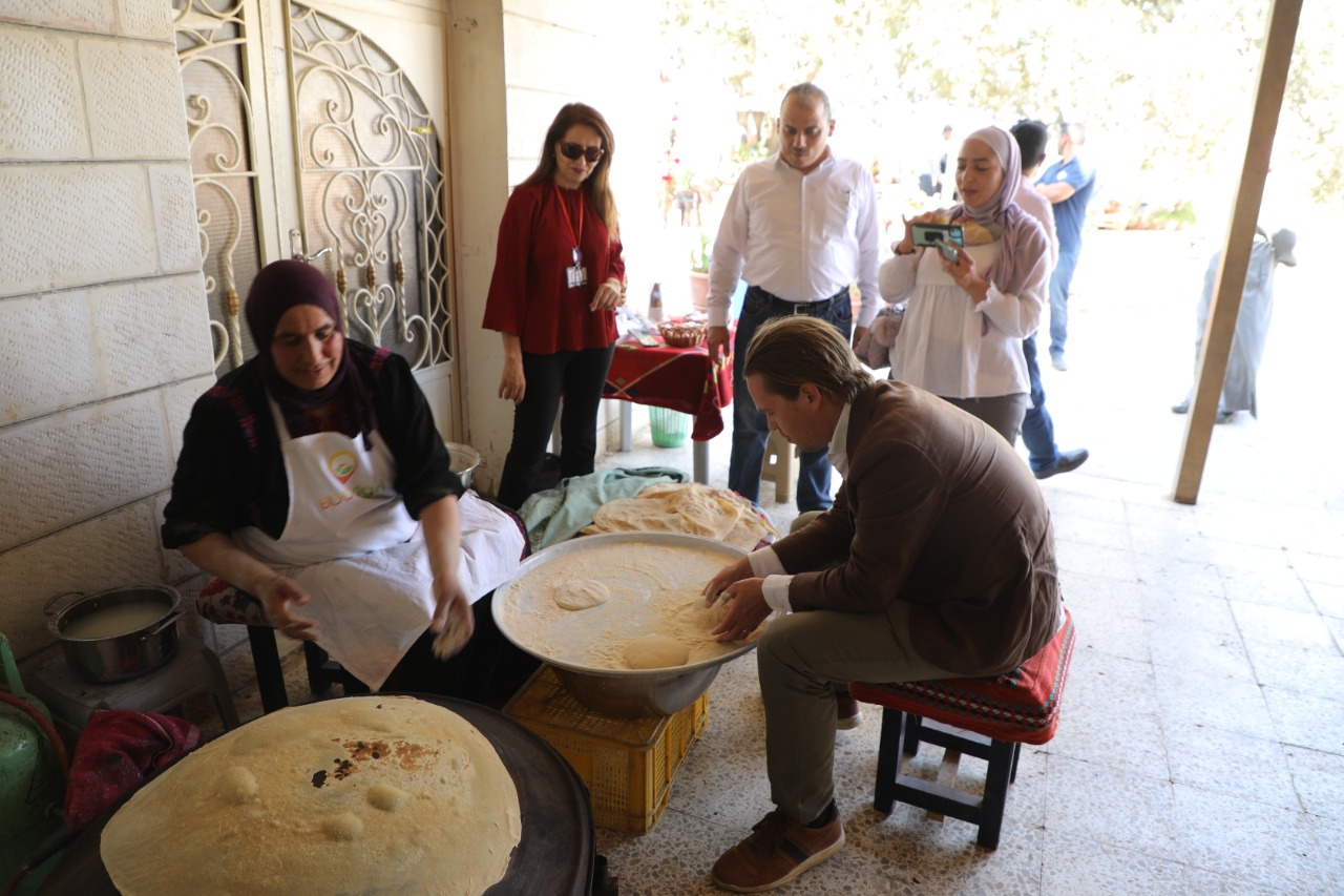 وفد هولندي يزور المركز الوطني للبحوث الزراعية