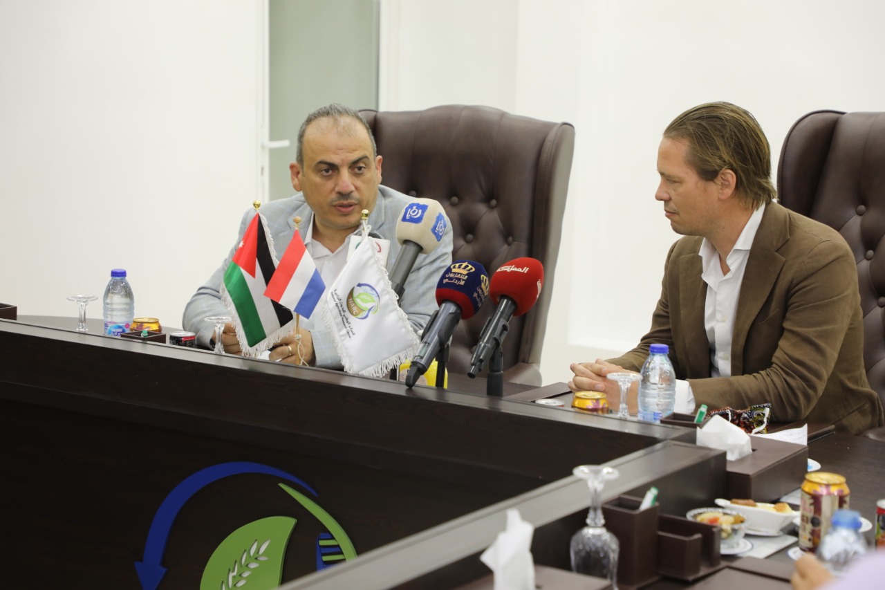 وفد هولندي يزور المركز الوطني للبحوث الزراعية