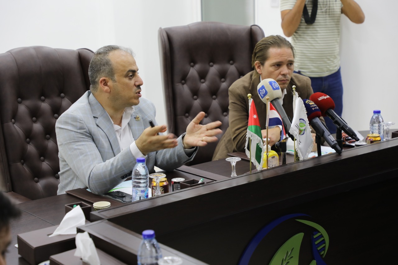 وفد هولندي يزور المركز الوطني للبحوث الزراعية