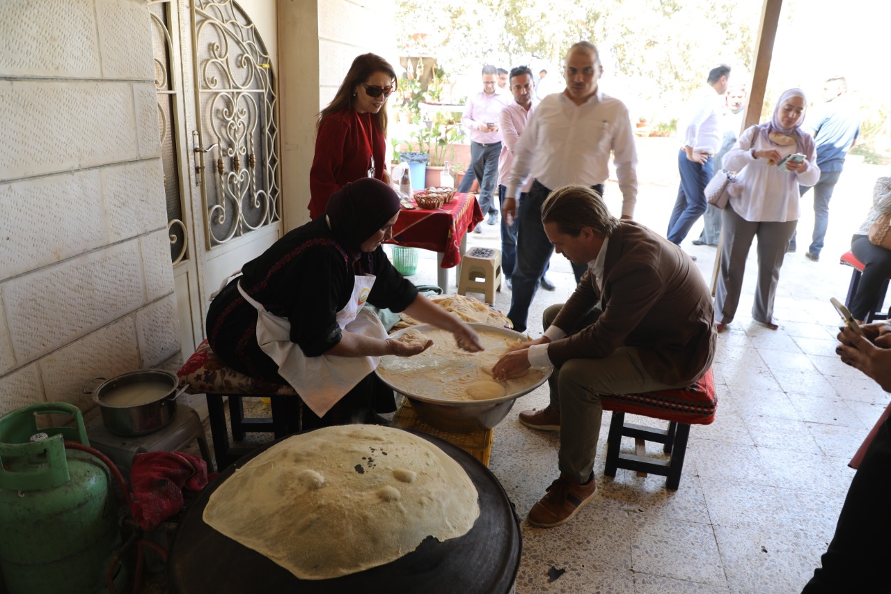 وفد هولندي يزور المركز الوطني للبحوث الزراعية