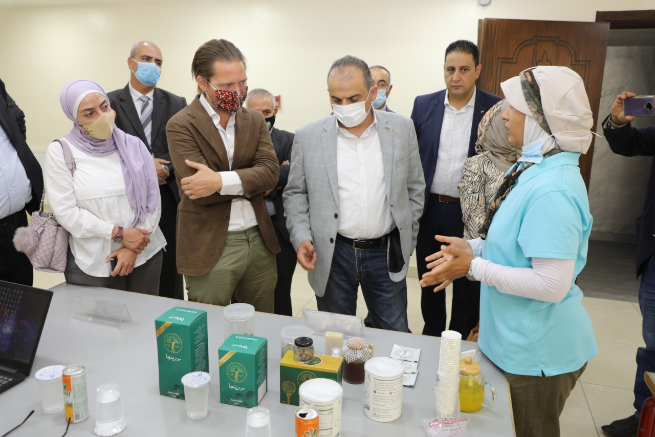 وفد هولندي يزور المركز الوطني للبحوث الزراعية