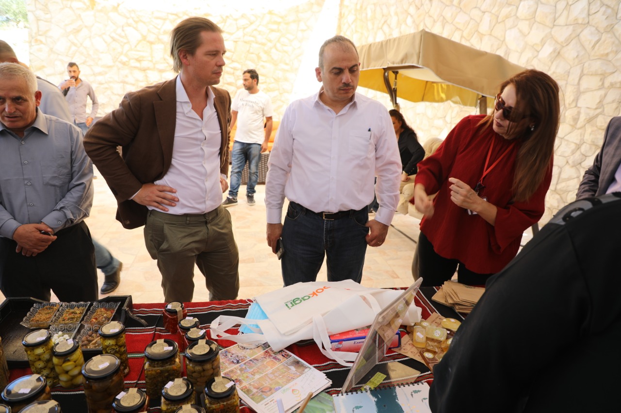 وفد هولندي يزور المركز الوطني للبحوث الزراعية