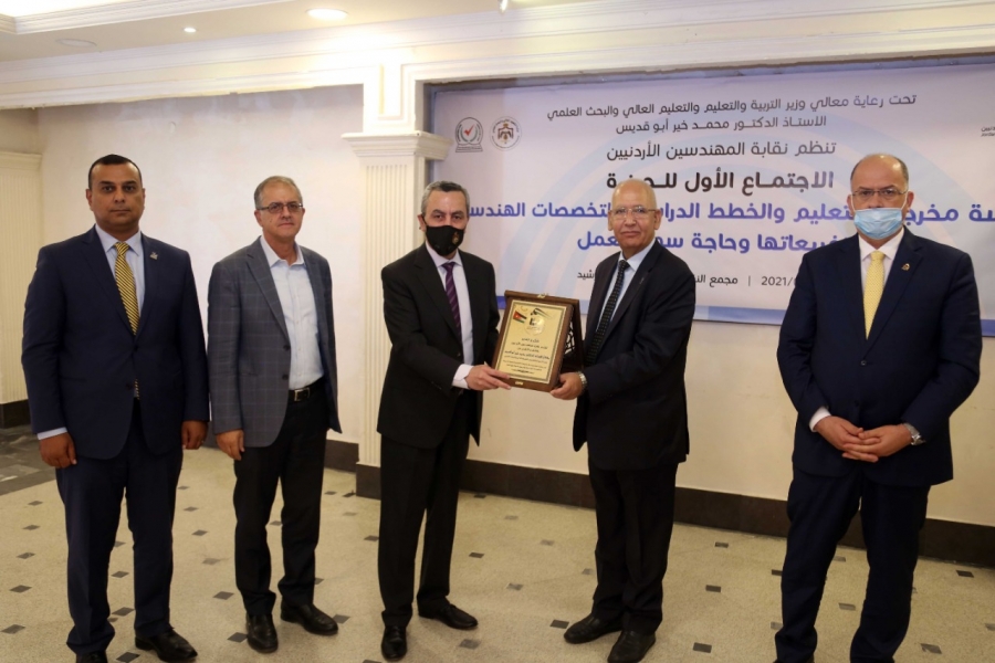 أبو قديس : فجوة كبيرة بين العرض والطلب في التخصصات الهندسية