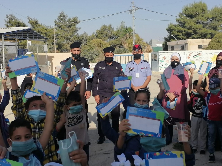 توعية أمنية ومرورية من الأمن العام في المدارس تزامناً مع بدء العام الدراسي