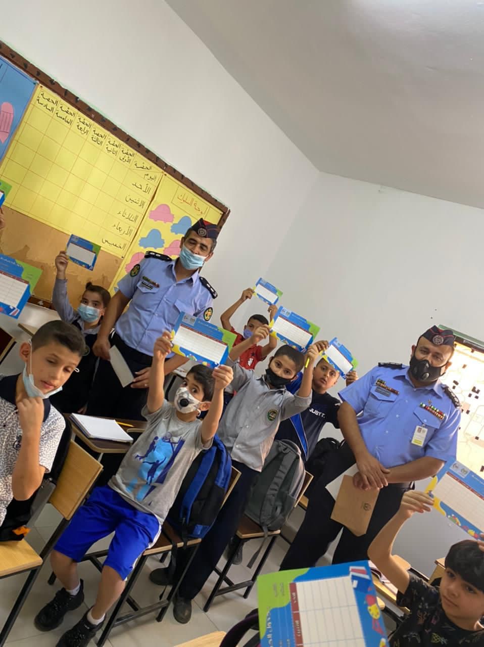 توعية أمنية ومرورية من الأمن العام في المدارس تزامناً مع بدء العام الدراسي 