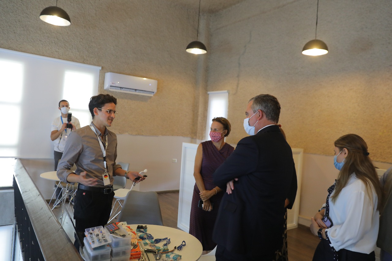 النابلسي يفتتح مركز شباب وشابات العاصمة وحاضنة اعمال اقليم الوسط .. ويزور جمعية الكشافة والمرشدات 