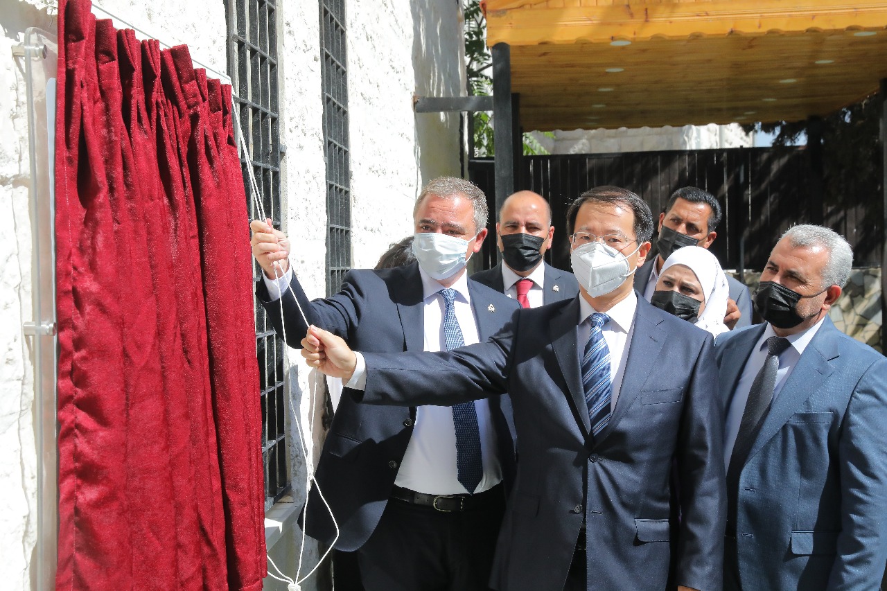 النابلسي يفتتح مركز شباب وشابات العاصمة وحاضنة اعمال اقليم الوسط .. ويزور جمعية الكشافة والمرشدات 