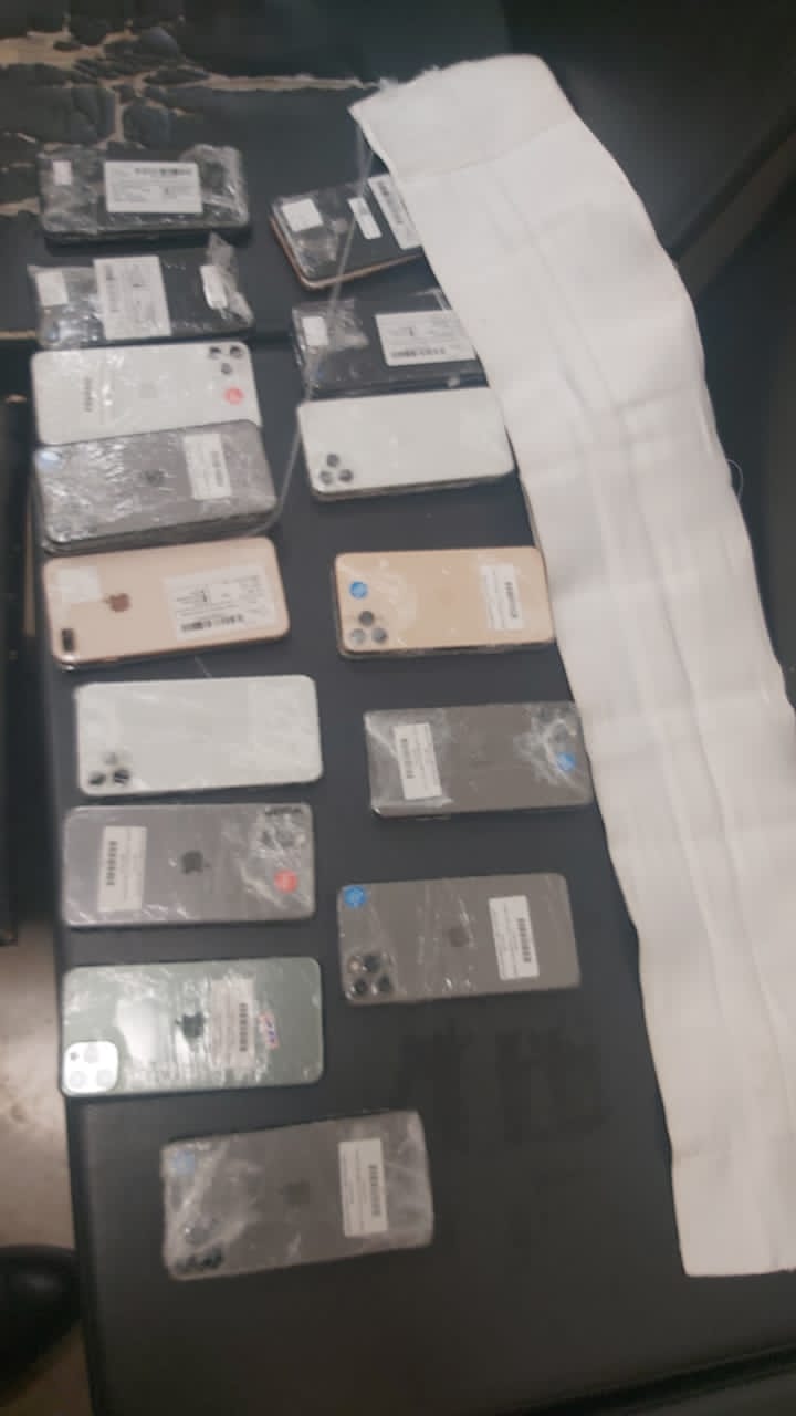 الجمارك تضبط أجهزة خلوية في جمرك المطار