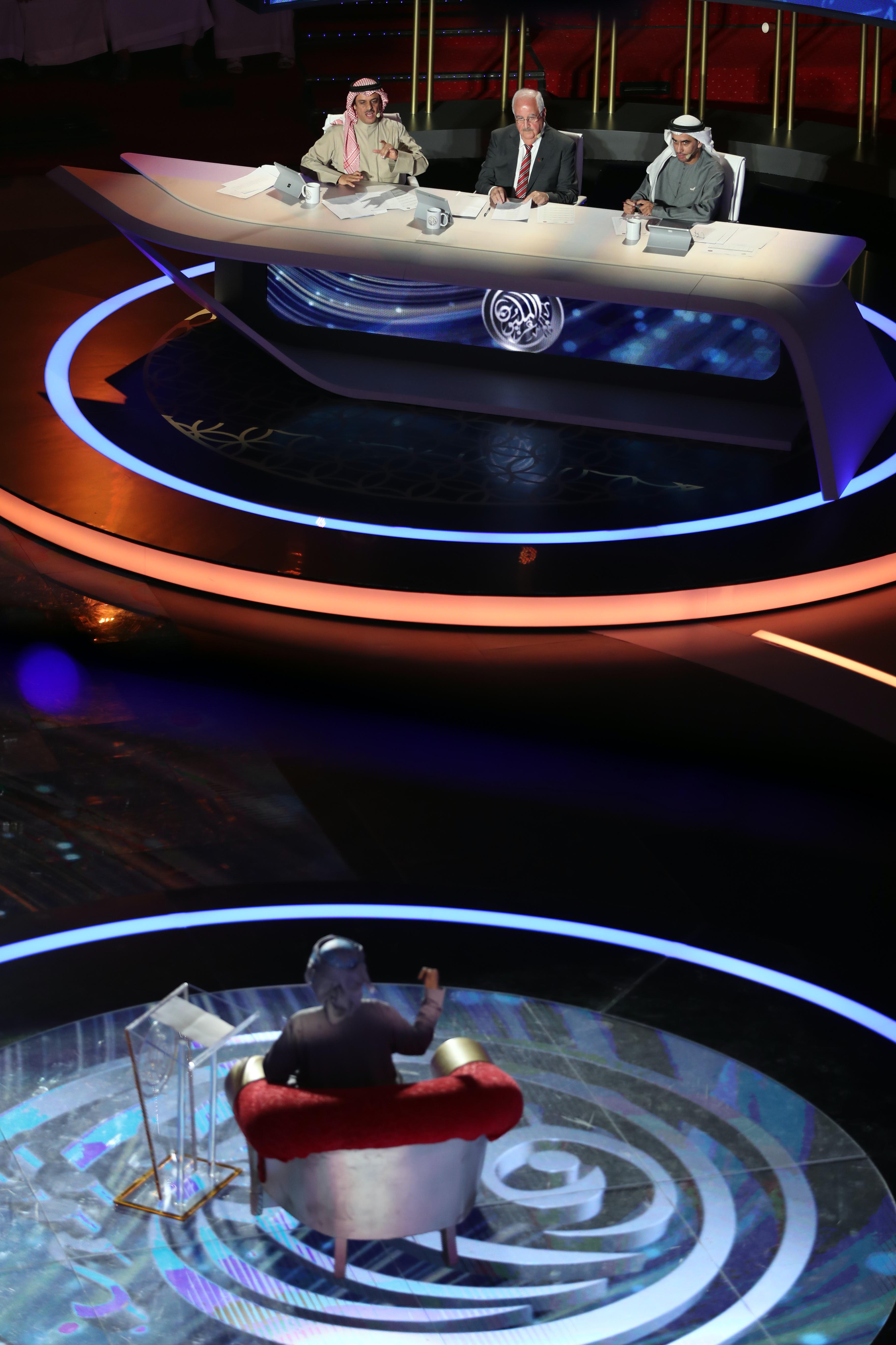 برنامج شاعر المليون يواصل استقبال طلبات الشعراء الراغبين بالمشاركة في موسمه العاشر