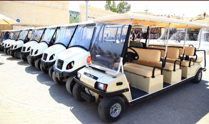 العيسوي يفتتح ويتفقّد مشاريع مبادرات ملكيّة في محافظتي العقبة ومعان