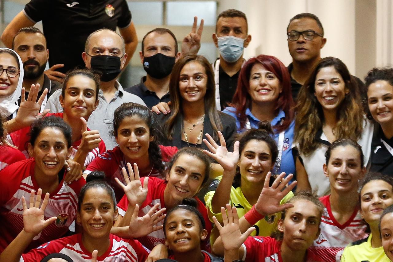 السفير الاردني في القاهرة أمجد عودة العضايلة يهنئ منتخب النشميات