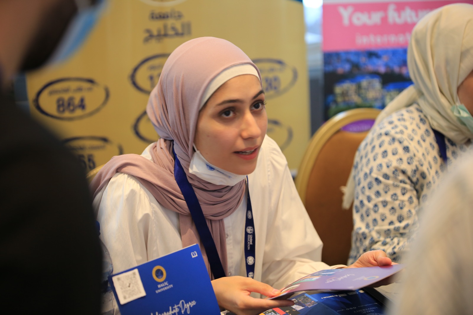 اكتظاظ واقبال كبير على معرض تعليمي في العاصمة عمان يؤدي لتعليقه قبل ساعتين من موعد انتهائها  صور