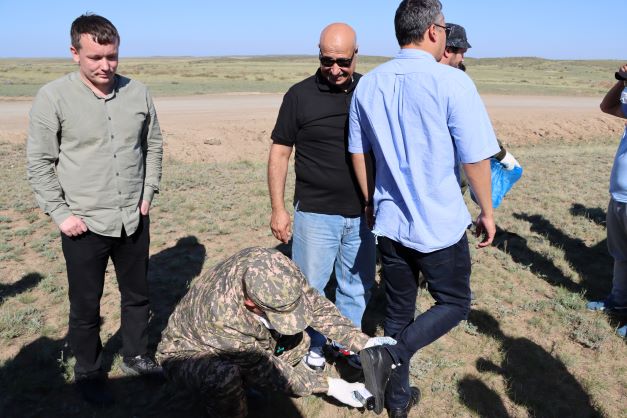 البحيرة الذرية (تشاجان) قرب مدينة سيمي في كازاخستان تتحدى التجارب النووية السوفييتية بـ (فراشة). والطفلة الكازخية (آيزيده) تطيح بعلماء وجنرالات التجارب النووية أرضاً / بقلم: المستشار محمد الملكاوي رئيس التحرير