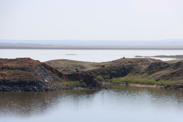 البحيرة الذرية (تشاجان) قرب مدينة سيمي في كازاخستان تتحدى التجارب النووية السوفييتية بـ (فراشة). والطفلة الكازخية (آيزيده) تطيح بعلماء وجنرالات التجارب النووية أرضاً / بقلم: المستشار محمد الملكاوي رئيس التحرير