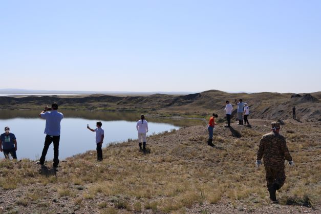 البحيرة الذرية (تشاجان) قرب مدينة سيمي في كازاخستان تتحدى التجارب النووية السوفييتية بـ (فراشة). والطفلة الكازخية (آيزيده) تطيح بعلماء وجنرالات التجارب النووية أرضاً / بقلم: المستشار محمد الملكاوي رئيس التحرير