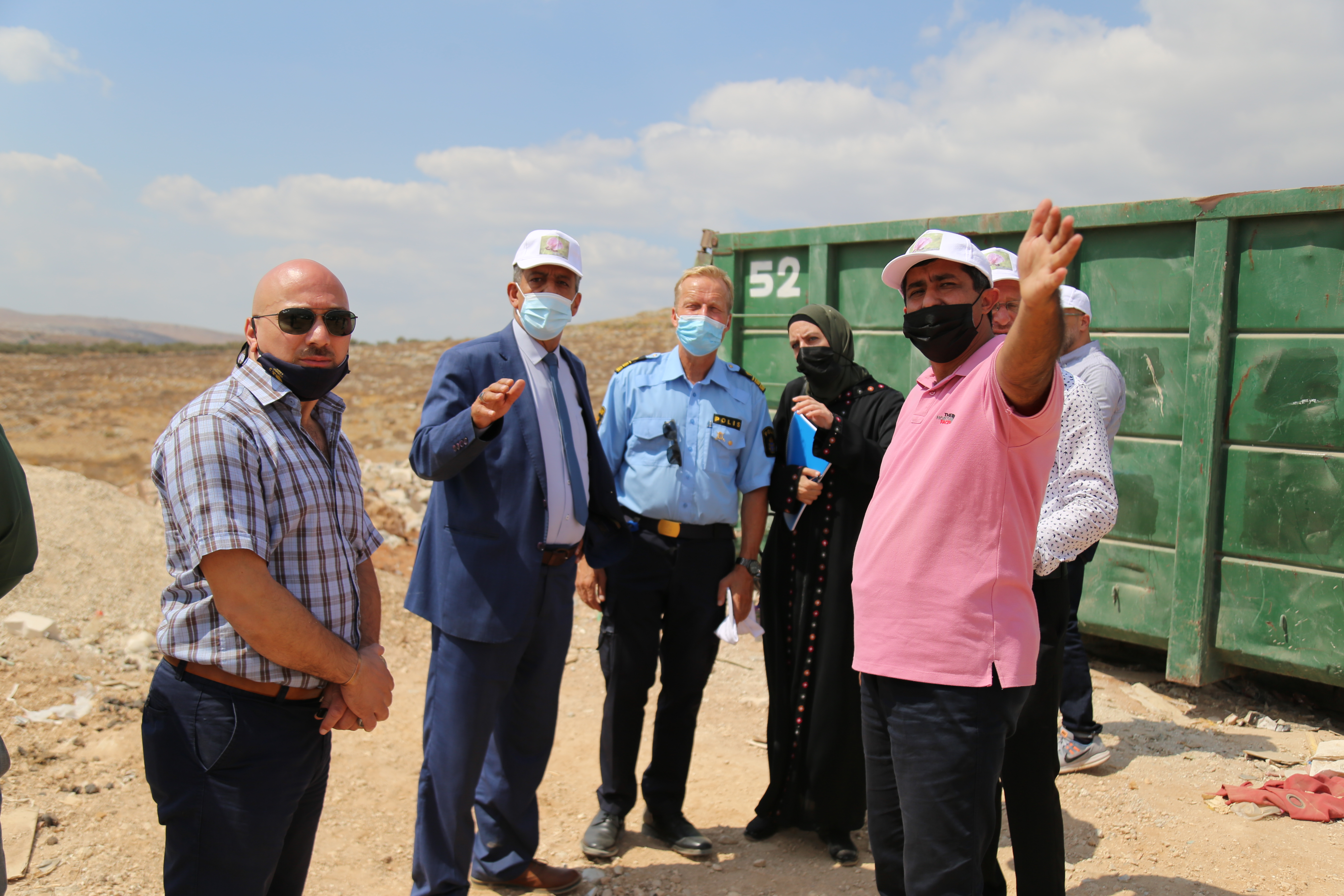 المطور يطلع مستشار التحقيقات البيئية في بعثة الشرطة   الأوروبية على الواقع البيئي في قرية رنتيس شمال رام الله