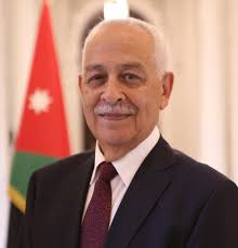 العيسوي ينقل تعازي الملك إلى عشيرة الفايز