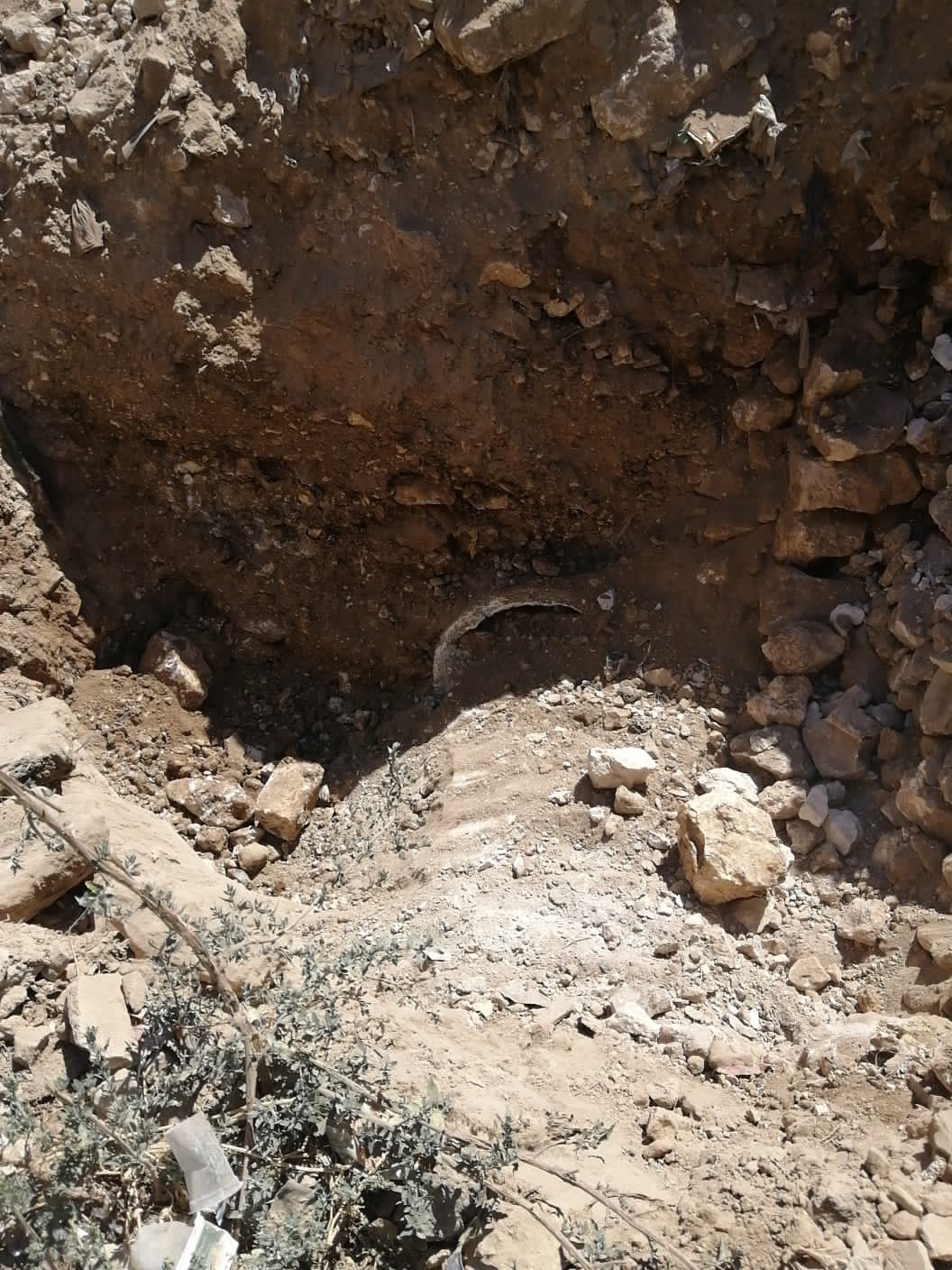 ضبط اعتداءات ضخمة في منطقة وادي السير على نبع عين الكرسي لبيع صهاريج مياه مخالفة 