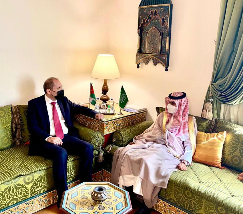 وزير الخارجية يجري سلسلة من اللقاءات الثنائية مع وزراء الخارجية العرب 