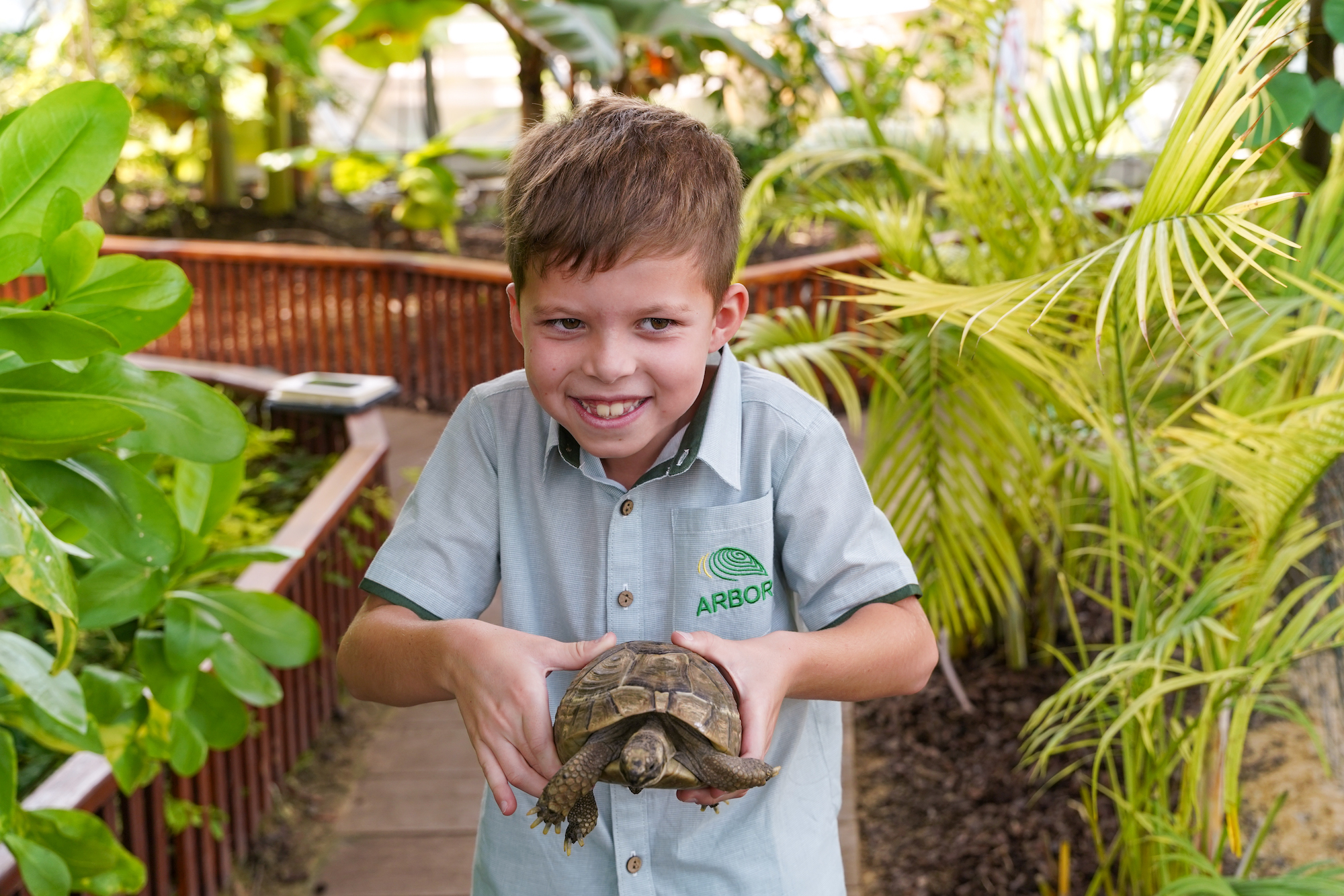 مدرسة آربور: أول مدرسةٍ تعتمد زياً مدرسياً مستداماً في الإمارات