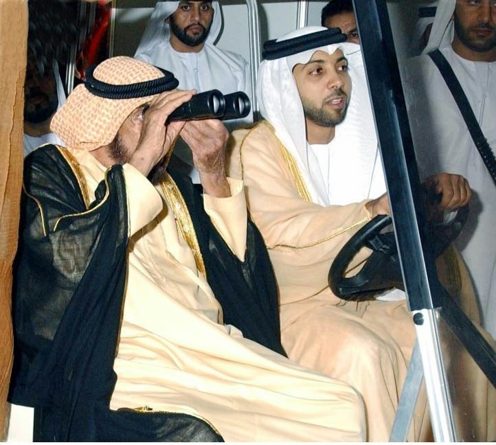 الشيخ زايد، الصقّار الأول ورائد حُماة البيئة في العالم صور