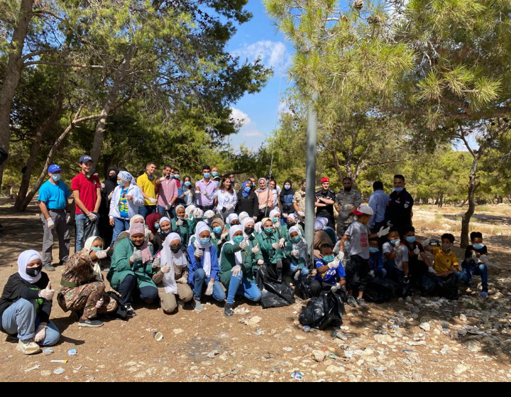 جائزة الحسن للشباب تنفذ حملة لتنظيف غابة سيل حسبان