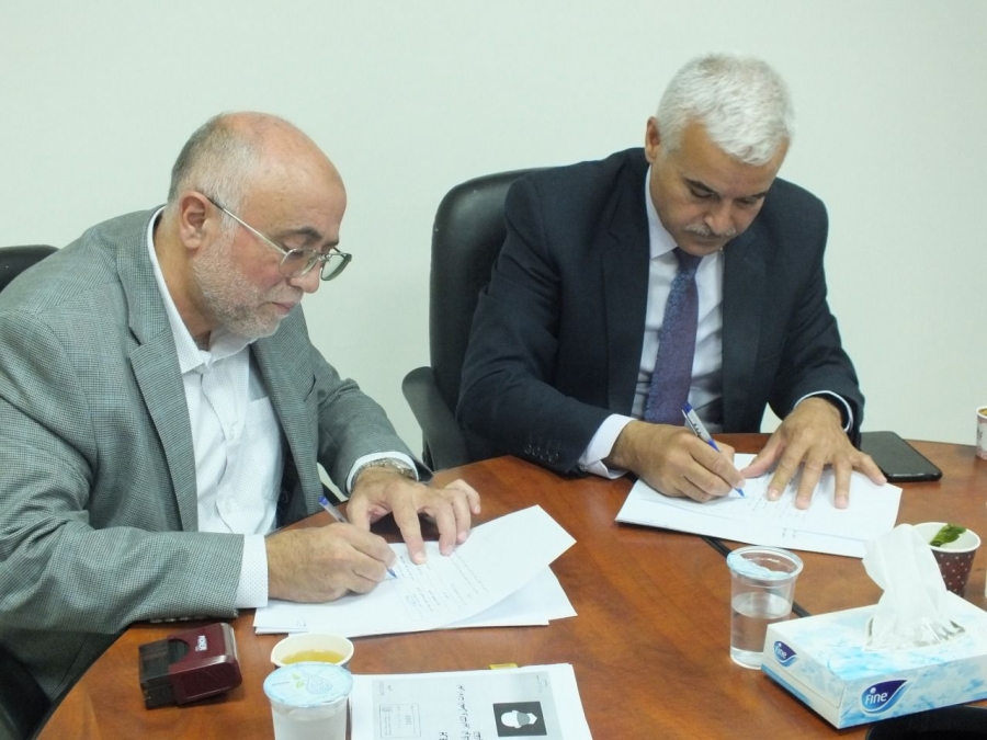 نقابة الصحفيين توقع اتفاقية مع  الكفاءة لحلول الطاقة لمشروع أنظمة الخلايا الشمسية لمبناها