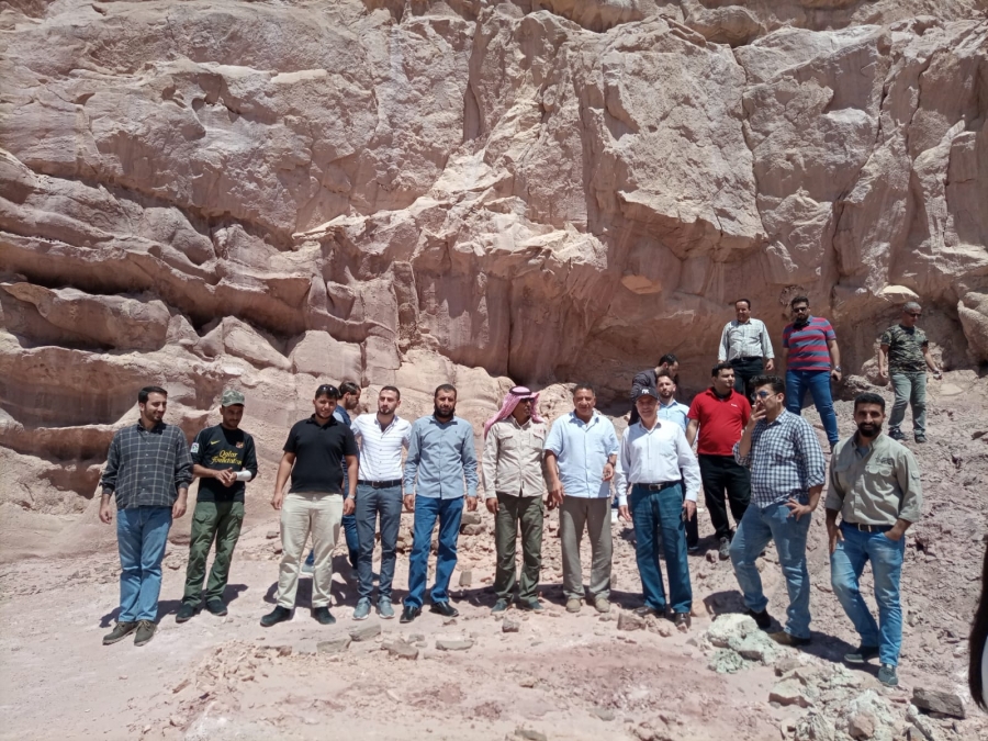 وفد من شعبة الهندسة الجيولوجية والتعدينيزور محمية ضانا