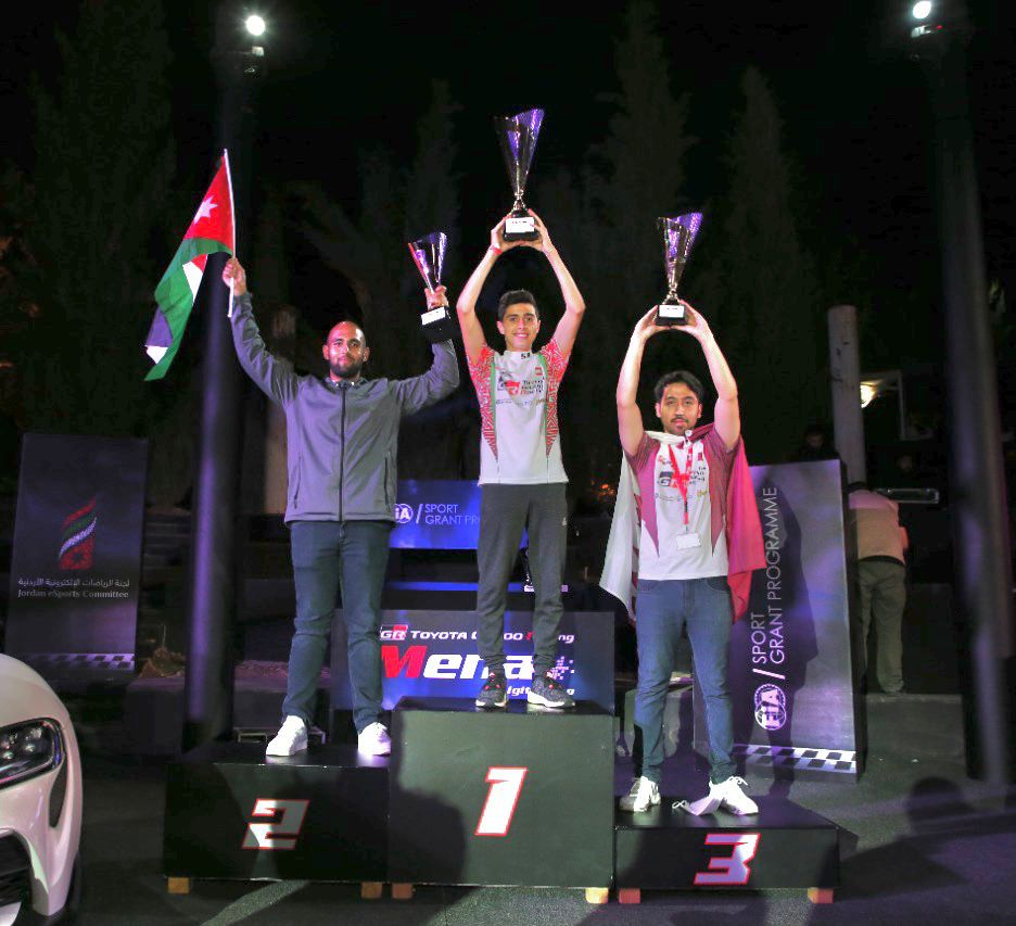 سامي جو أبي نخلة بطل كأس تويوتا جازو للسباقات الرقمية في الشرق الأوسط وشمال أفريقيا في دورته الأولى 