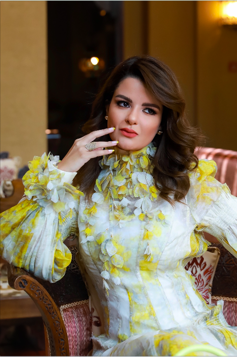   سارة عبد الله صانعة محتوى ملهمة