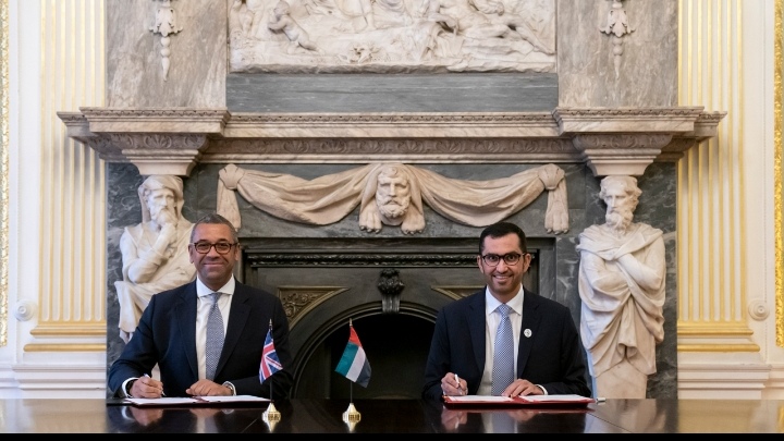الإمارات والمملكة المتحدة توقعان اتفاقية لتعزيز التعاون المناخي والبيئي
