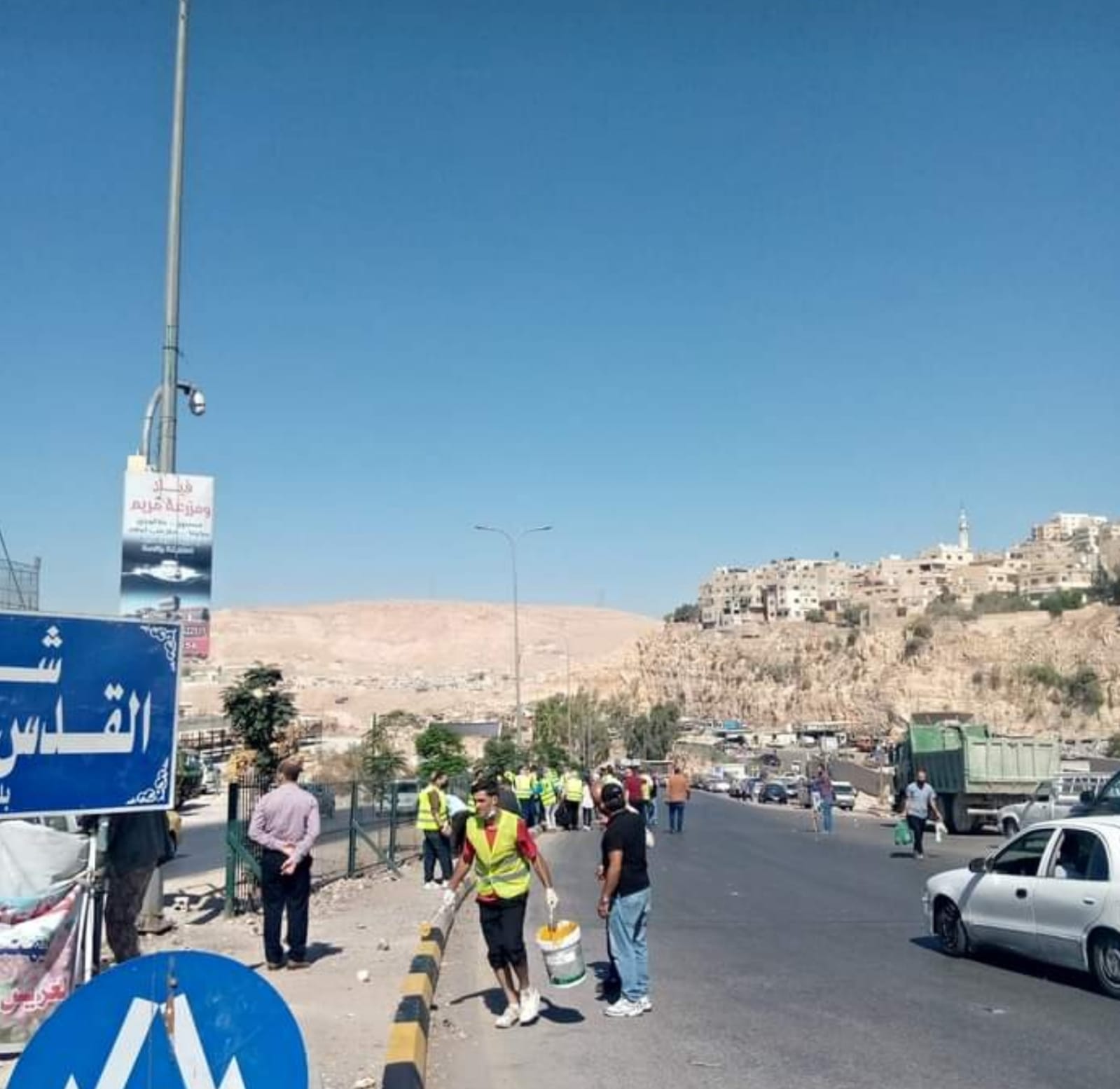 بلدية الزرقاء تشارك في الحملة الوطنية للنظافة بسواعدنا .. صور 