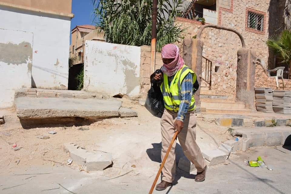 بلدية المفرق الكبرى والهيئات التطوعية تشارك بحملة بسواعدنا لنظافة المدينة .. صور 