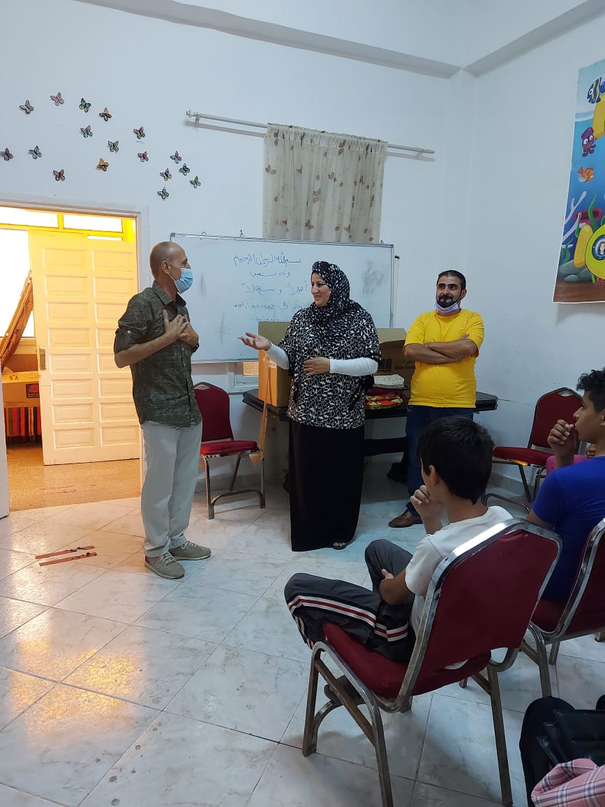 جمعية عبق النور للتنميه الاجتماعية توزع القرطاسية للطلاب والطالبات المسجلين على قوائم الجمعية 
