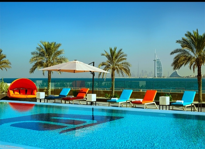 فندق ألوفت النخلة يحتفل بالموسم الجديد باستضافة رقصات المطر