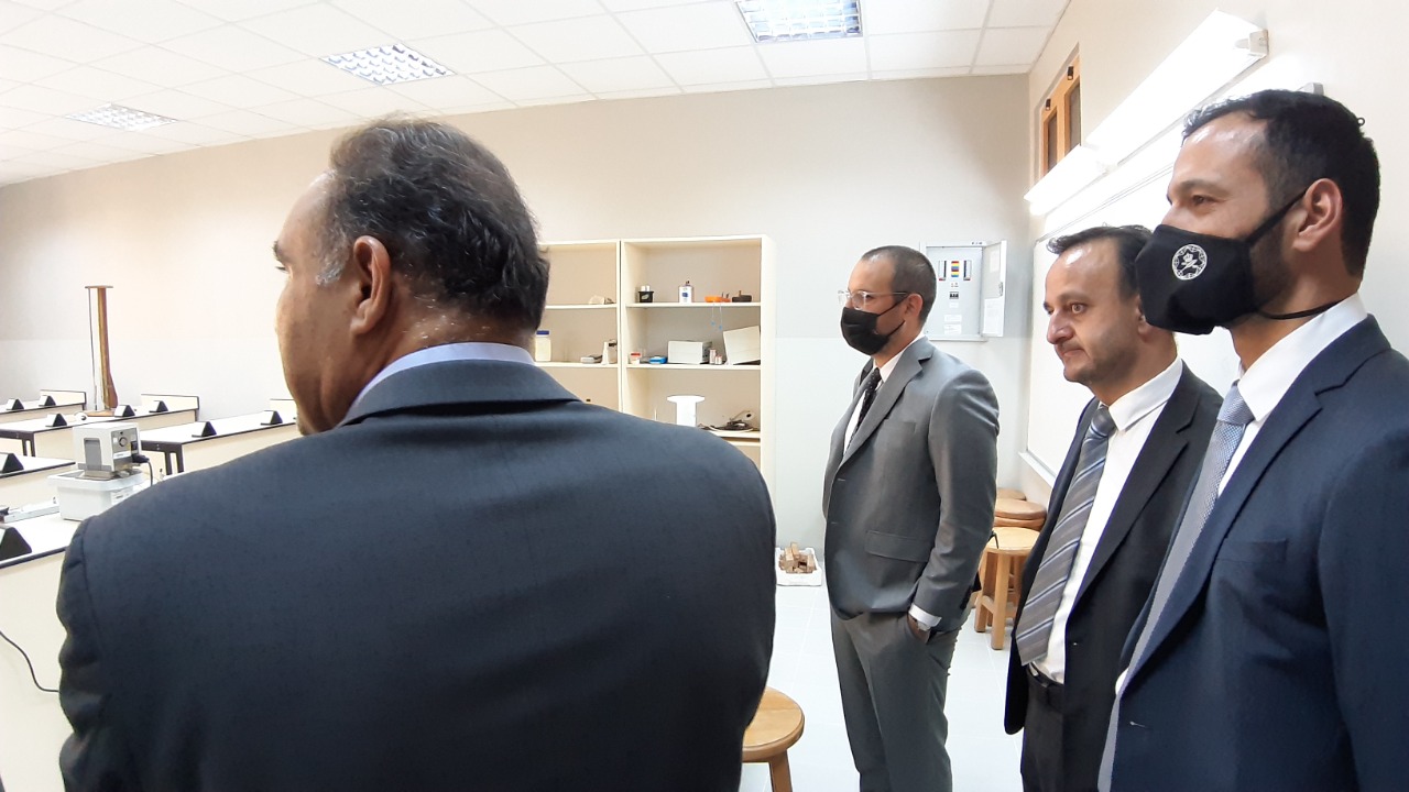 وفد من الجمعية العلمية الملكية يزور جامعة الحسين بن طلال