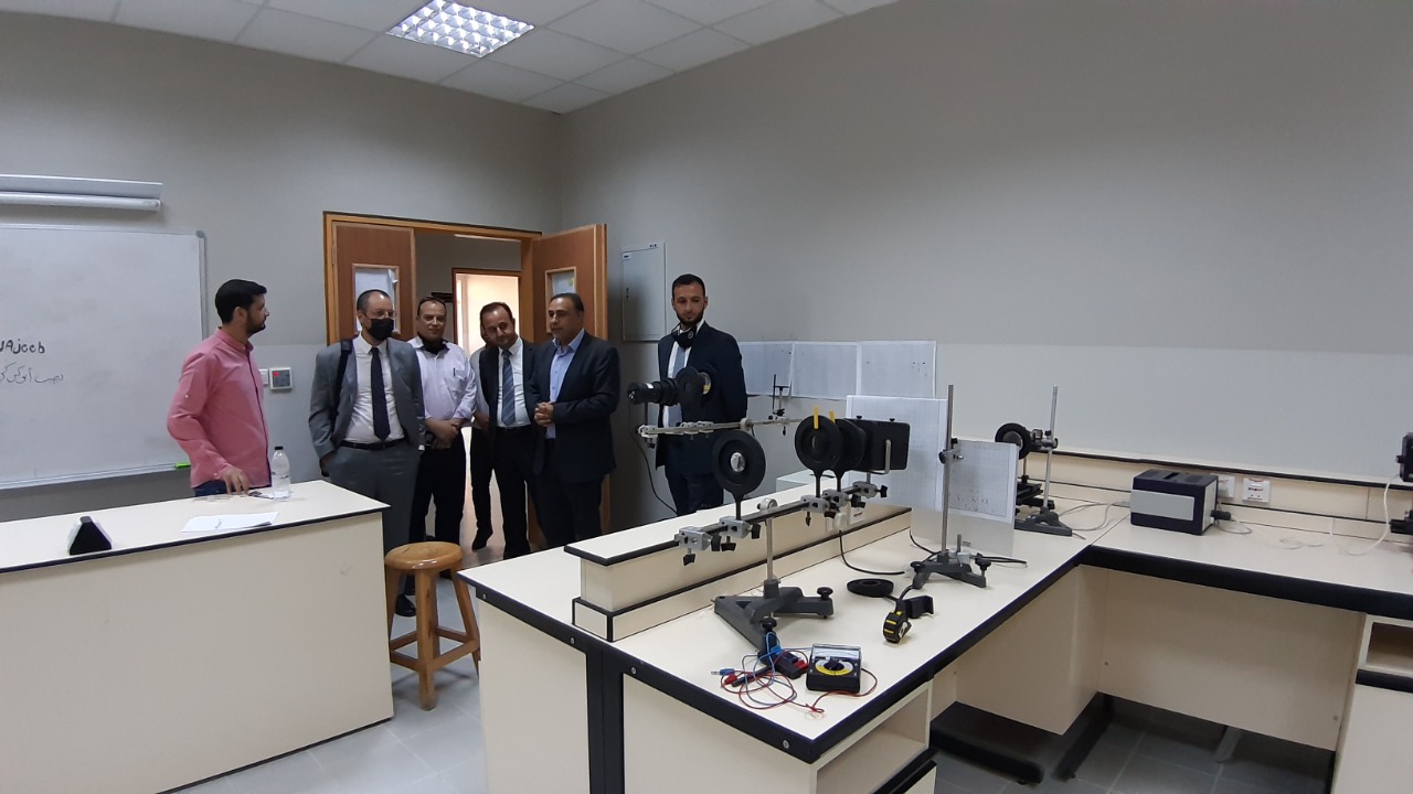 وفد من الجمعية العلمية الملكية يزور جامعة الحسين بن طلال