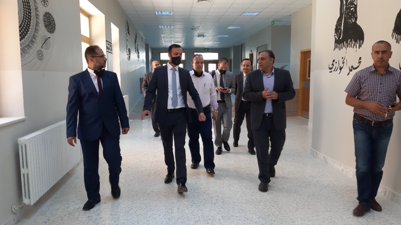 وفد من الجمعية العلمية الملكية يزور جامعة الحسين بن طلال